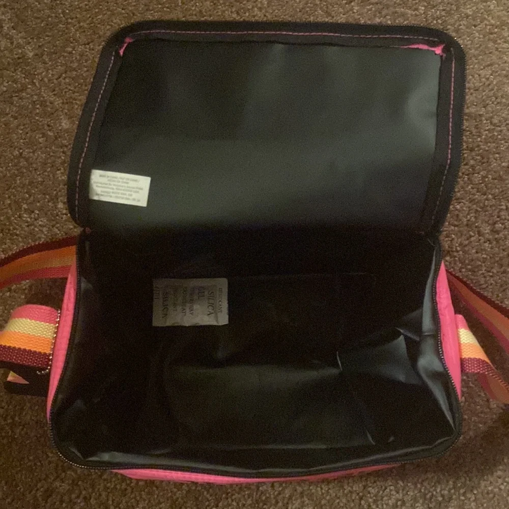 Soft sided PINK beach cooler - Picture 6 of 6